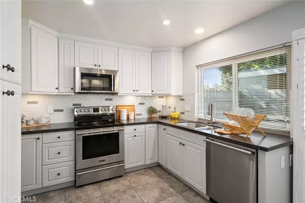 6672 Sun DR #D, Huntington Beach, CA 92647