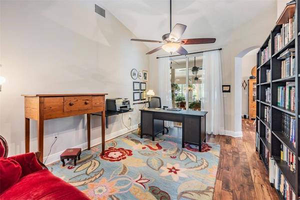 3705 BARNHOUSE PL, Valrico, FL 33596