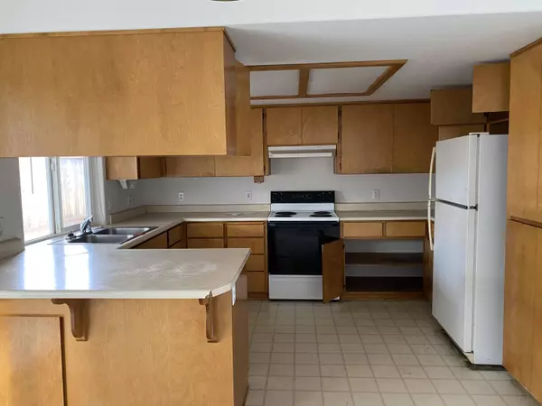 1560 Toralon Dr, Medford, OR 97501