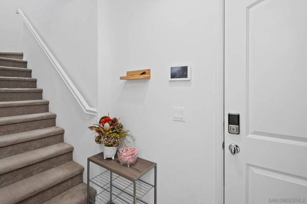 2432 Verano Way, Vista, CA 92081