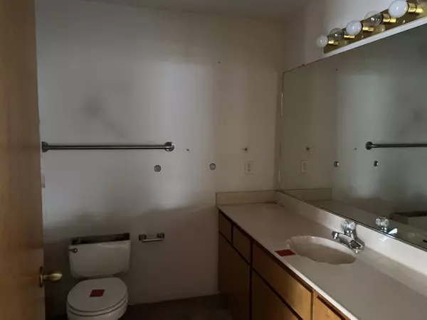 1560 Toralon Dr, Medford, OR 97501