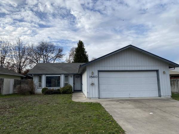 1560 Toralon Dr, Medford, OR 97501