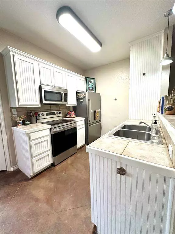 2009 S 10th ST #2, Waco, TX 76706