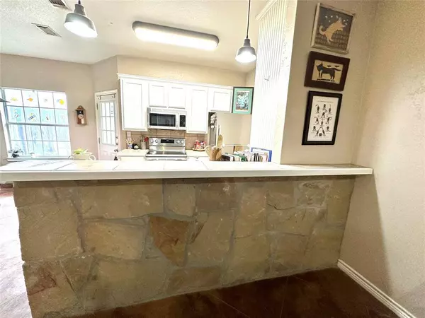 2009 S 10th ST #2, Waco, TX 76706