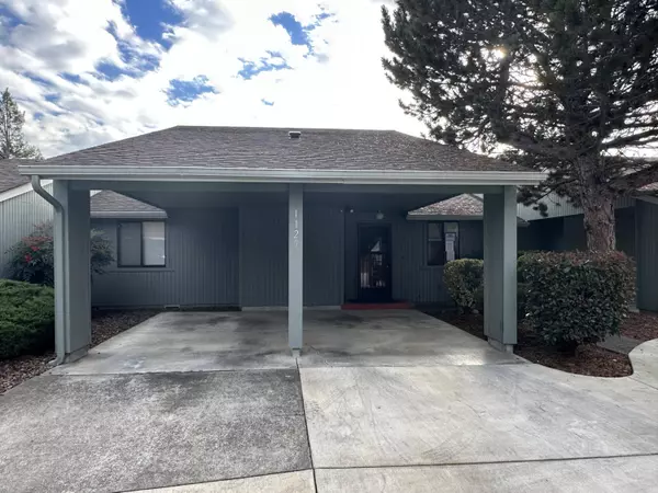 1129 SE Excalibur Dr, Grants Pass, OR 97526