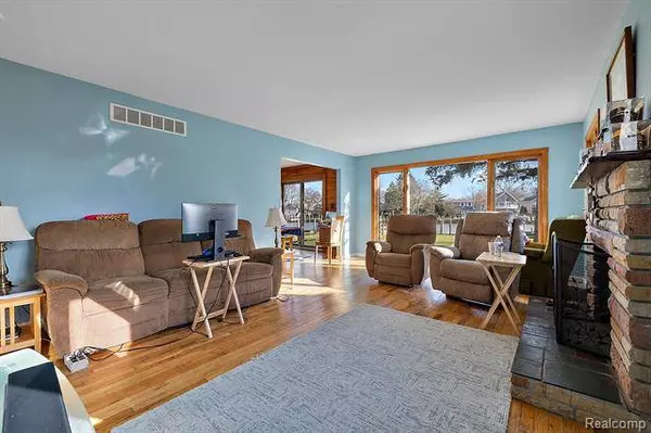 29548 OLD NORTH RIVER Road, Harrison Township, MI 48045