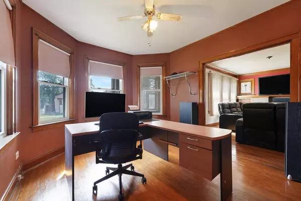 12216 Artesian AVE, Blue Island, IL 60406