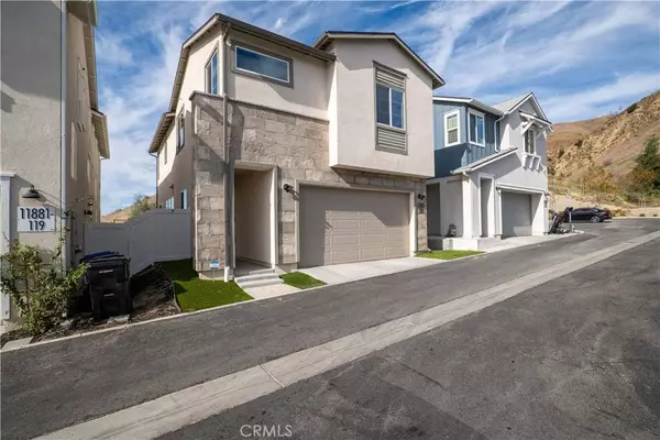 11881 Terra Vista WAY #120, Lakeview Terrace, CA 91342