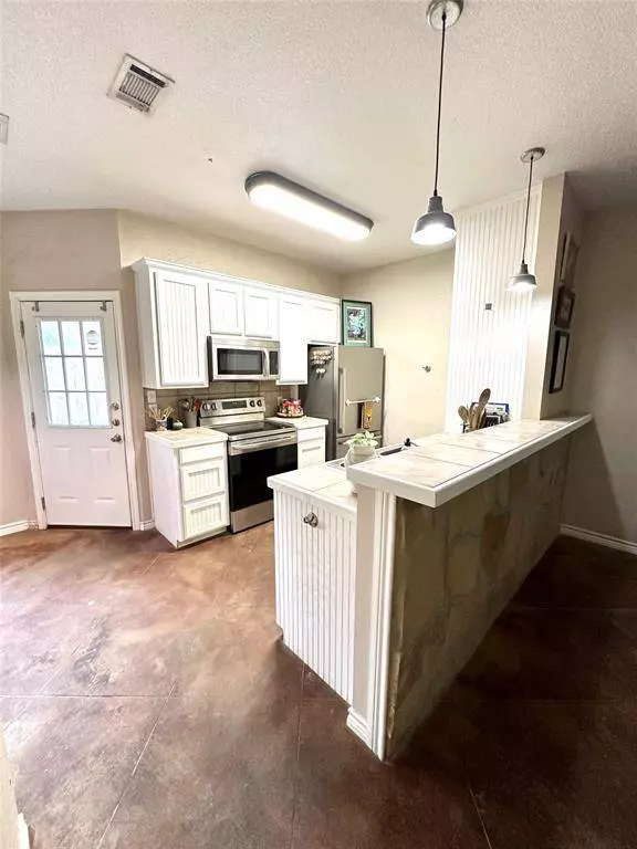 2009 S 10th ST #2, Waco, TX 76706