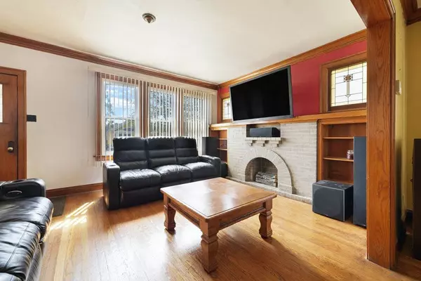 12216 Artesian AVE, Blue Island, IL 60406