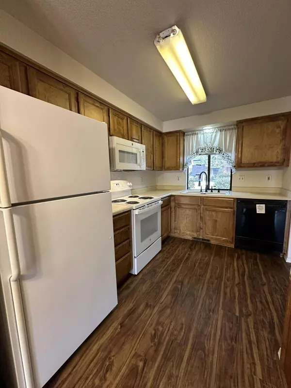 1129 SE Excalibur Dr, Grants Pass, OR 97526