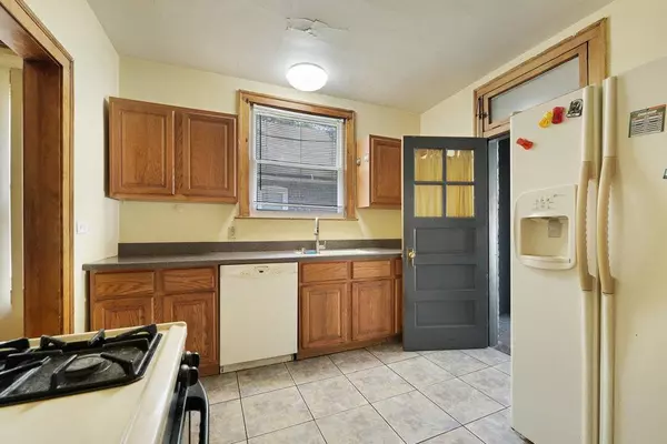 12216 Artesian AVE, Blue Island, IL 60406