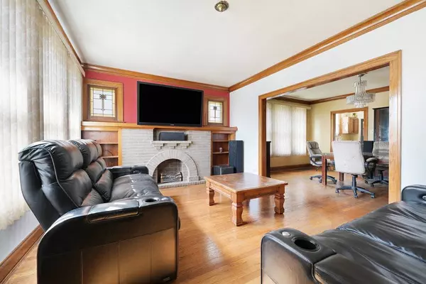 12216 Artesian AVE, Blue Island, IL 60406