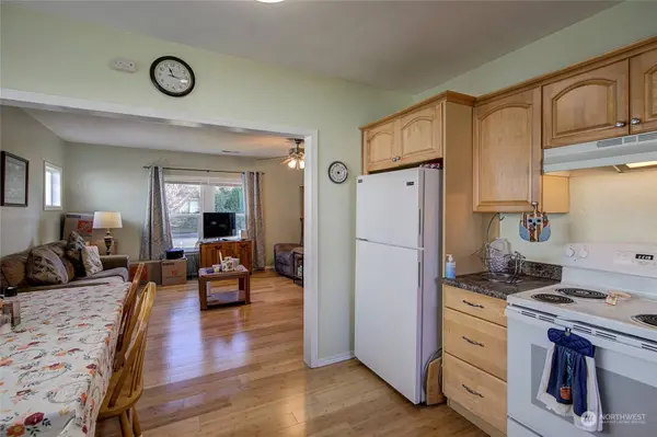 650 Fowler ST, Raymond, WA 98577