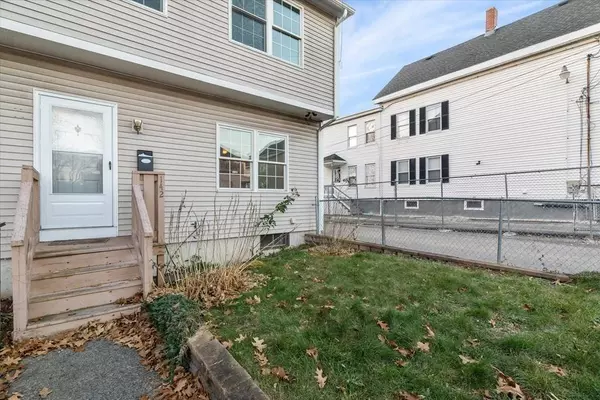 142 Oxford St #142, Lawrence, MA 01841