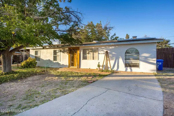 1809 Flora CIR, Las Cruces, NM 88001