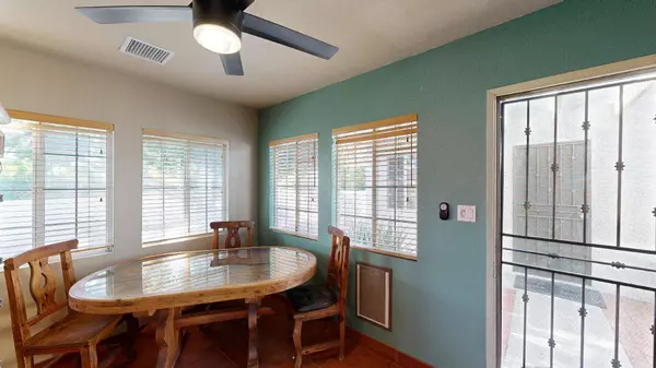 1550 E Granvia Valmonte, Palm Springs, CA 92262