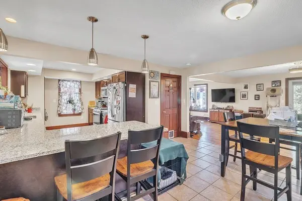 23 Fenton St, Agawam, MA 01030