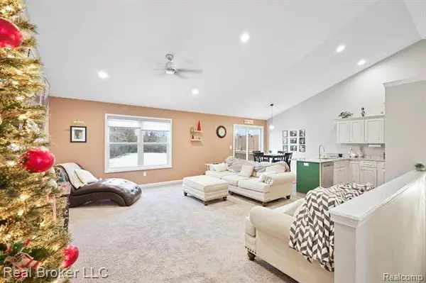 3410 WYNDHAM Drive, Flushing, MI 48433