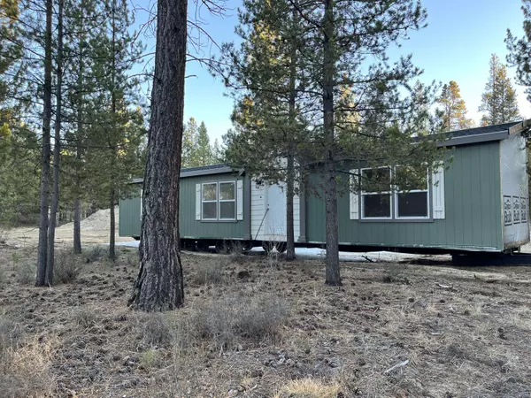 1216 Hackett Dr, La Pine, OR 97739