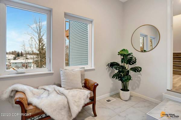 2320 Glacier ST, Anchorage, AK 99508