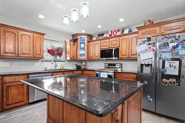 19370 County Road 437, Lindale, TX 75771