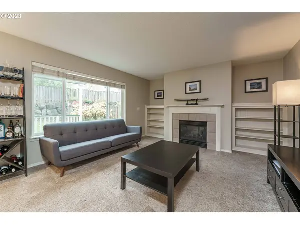 16931 NW GREYHAWK DR, Beaverton, OR 97006