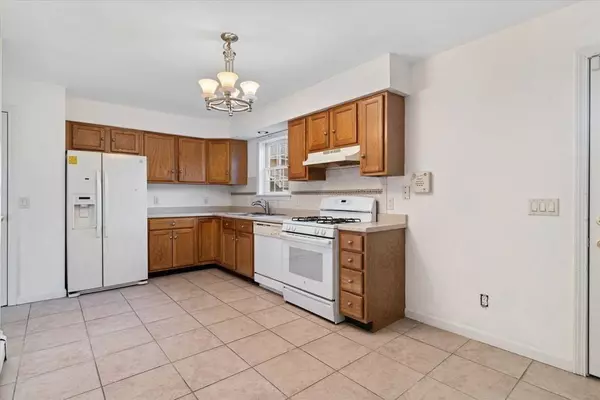 142 Oxford St #142, Lawrence, MA 01841