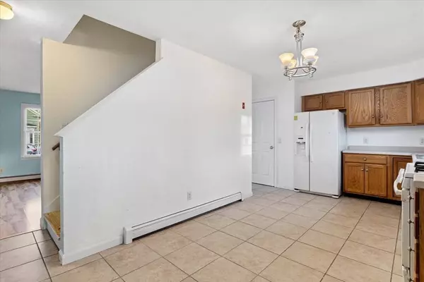 142 Oxford St #142, Lawrence, MA 01841