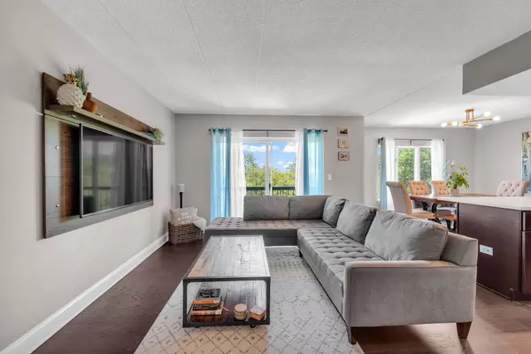 545 S River Road #504, Des Plaines, IL 60016