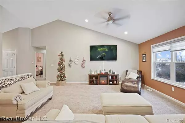 3410 WYNDHAM Drive, Flushing, MI 48433