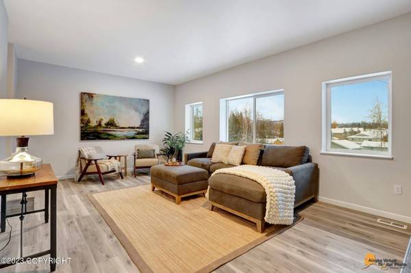 2320 Glacier ST, Anchorage, AK 99508