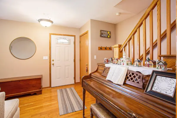 2712 Sharon SW Court, Wyoming, MI 49519