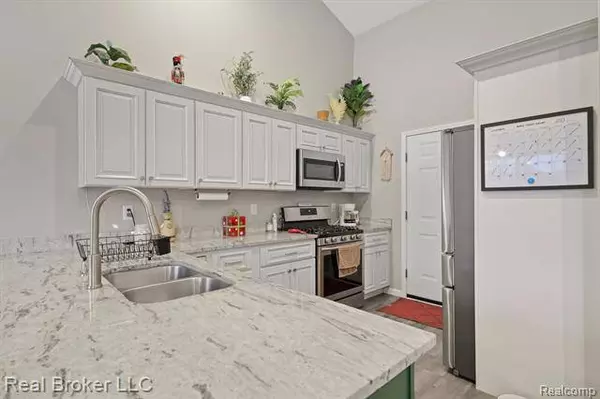 3410 WYNDHAM Drive, Flushing, MI 48433