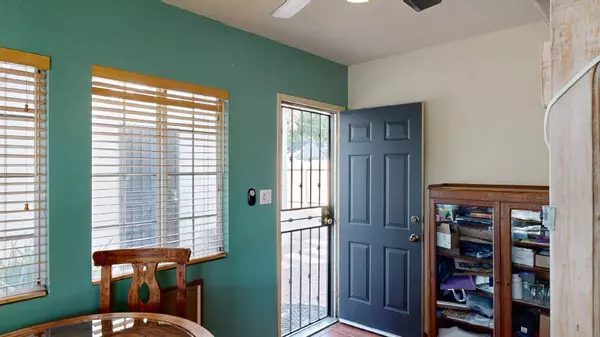 1550 E Granvia Valmonte, Palm Springs, CA 92262