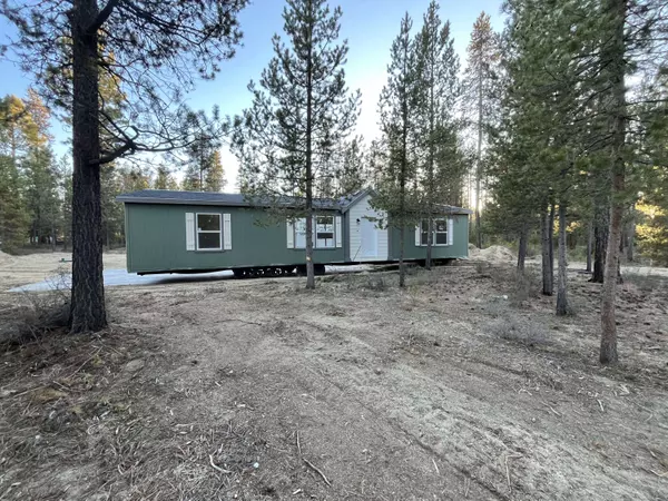 1216 Hackett Dr, La Pine, OR 97739