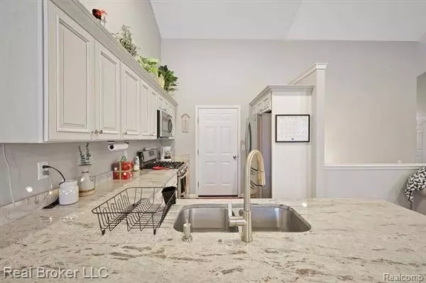 3410 WYNDHAM Drive, Flushing, MI 48433