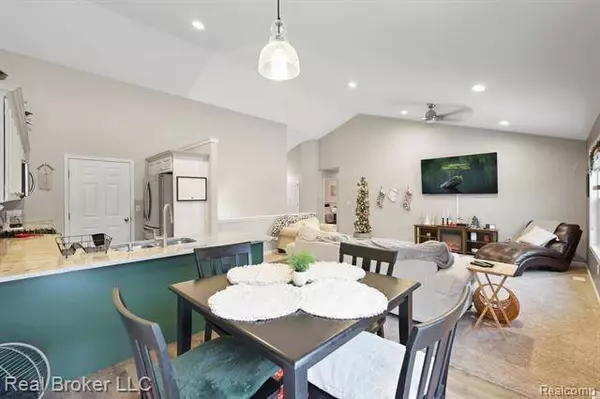 3410 WYNDHAM Drive, Flushing, MI 48433