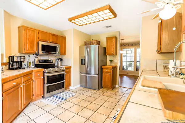 11211 FOREST NIGHT, Live Oak, TX 78233-4800