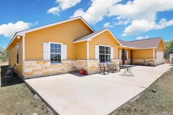 8546 Real Rd, San Antonio, TX 78263