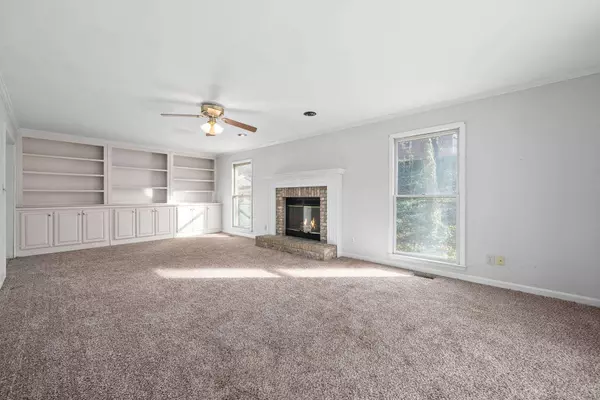 2701 Wakefield Dr, Clarksville, TN 37043