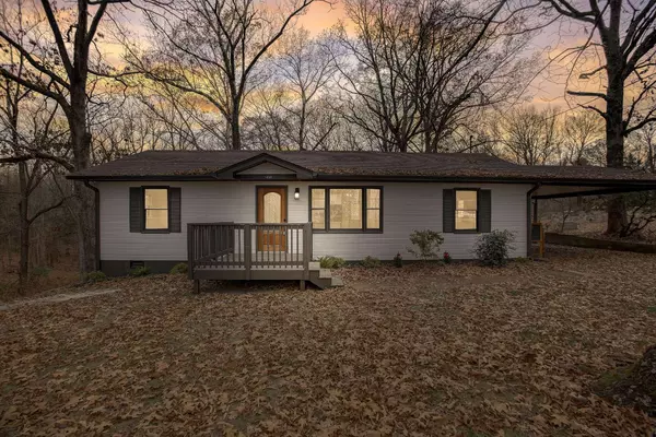 1408 Cumberland Heights Rd, Clarksville, TN 37040