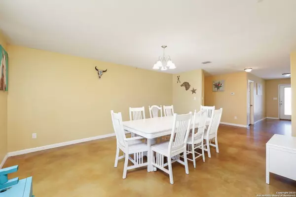 8546 Real Rd, San Antonio, TX 78263