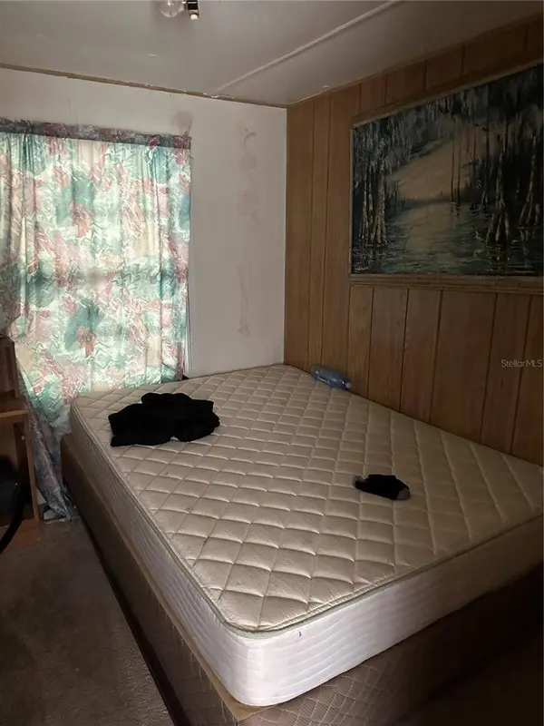 5245 PORTLAND DR, Zephyrhills, FL 33542