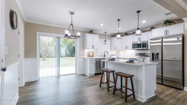 401 W 18th ST, Lynn Haven, FL 32444