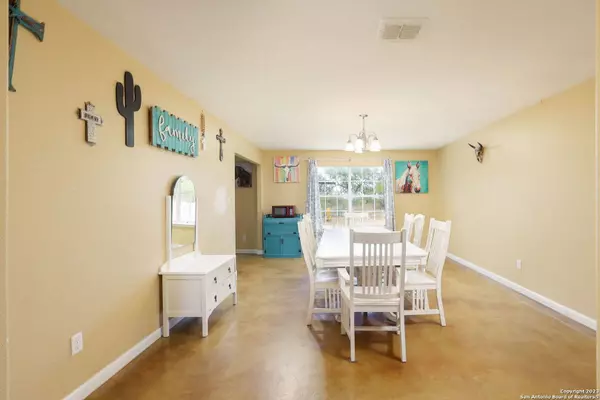 8546 Real Rd, San Antonio, TX 78263