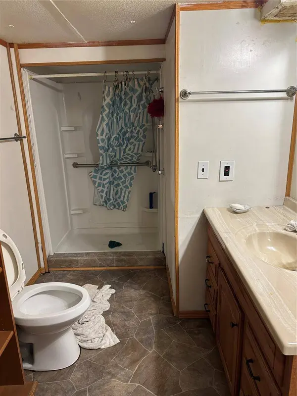 5245 PORTLAND DR, Zephyrhills, FL 33542