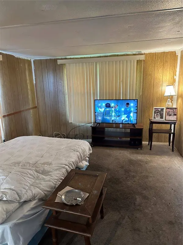 5245 PORTLAND DR, Zephyrhills, FL 33542