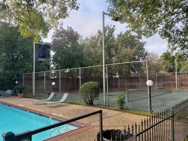 10811 Richmond AVE #85, Houston, TX 77042