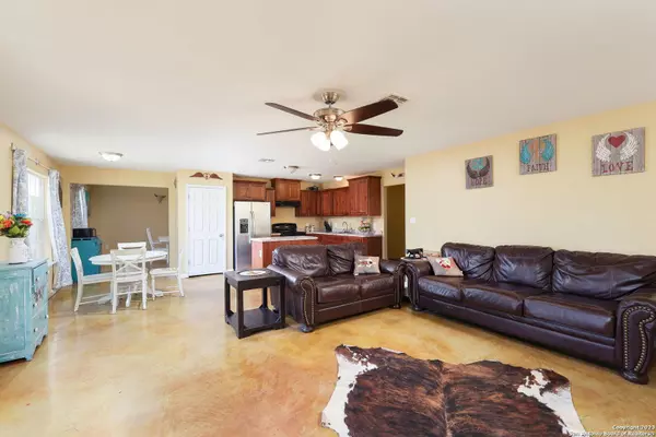 8546 Real Rd, San Antonio, TX 78263